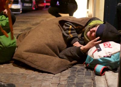 Sbíráme deky a spacáky, aby lidé bez domova na ulici nemrzli