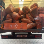 Oranžové kontejnery Potex pomáhají